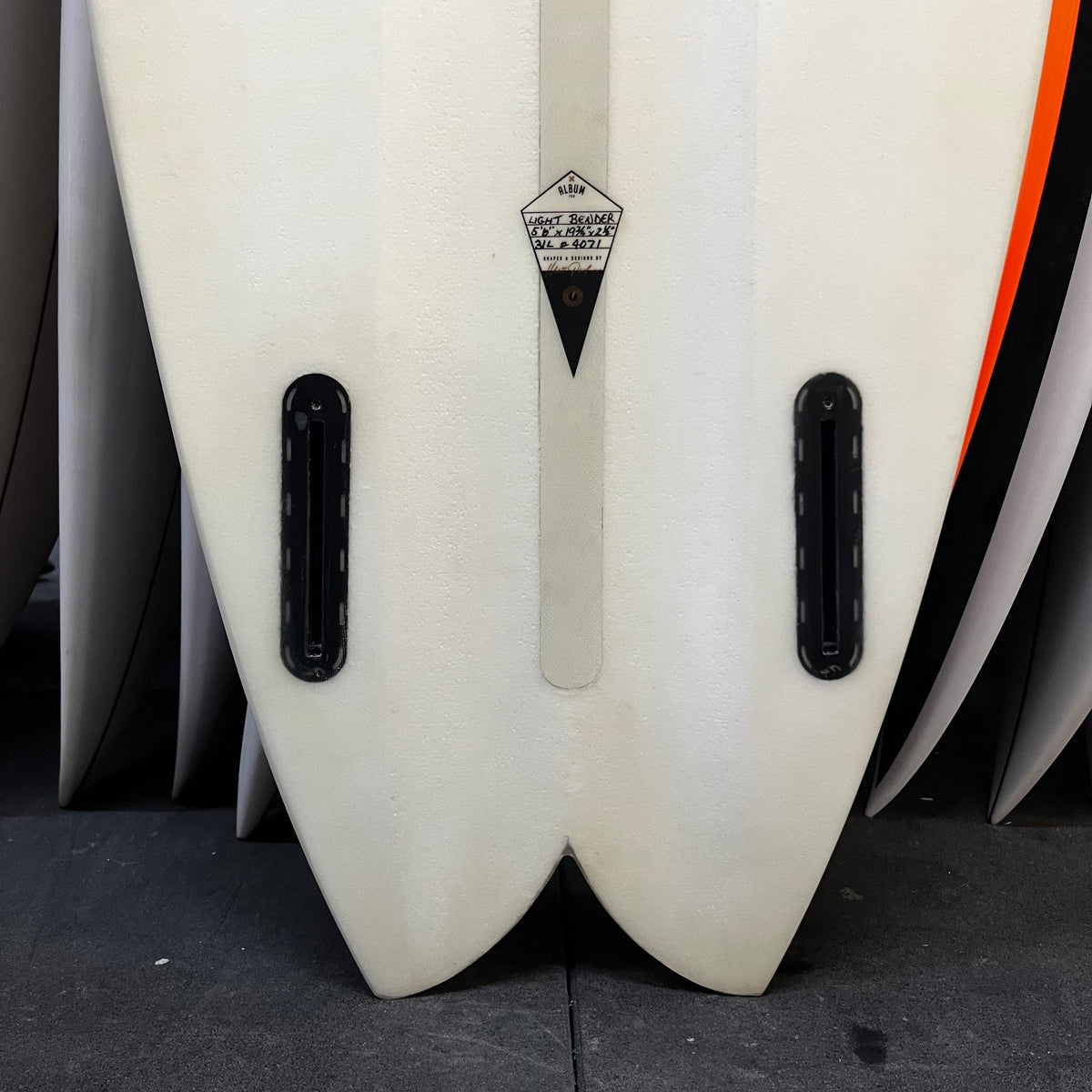 Album Lightbender 5'6" secondhand surfboard fin box close-up