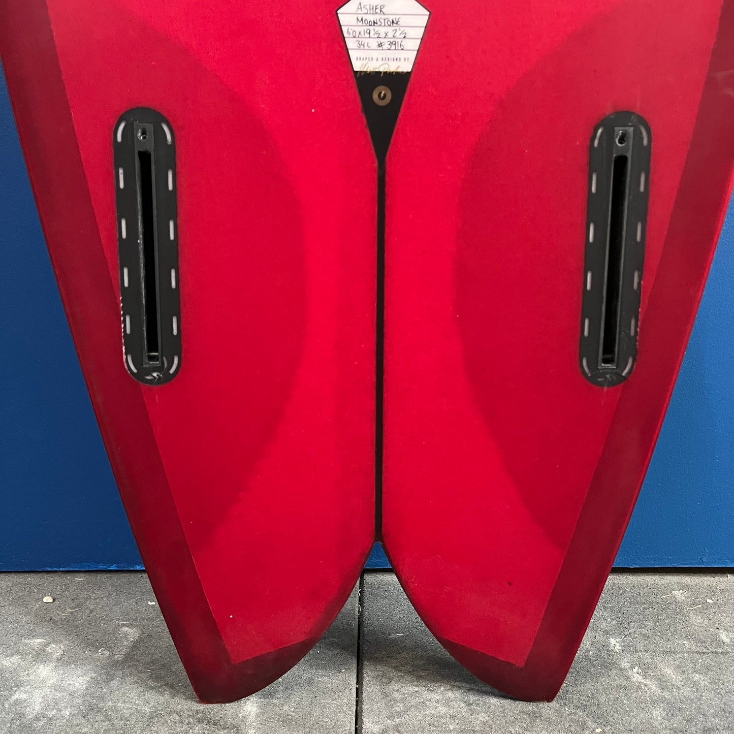 Album Moonstone 6'0" secondhand surfboard fin box close-up