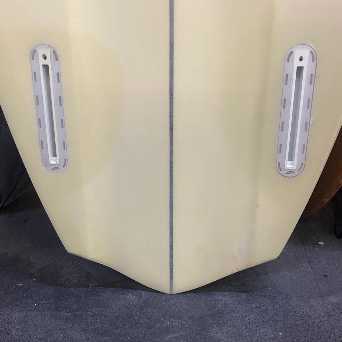 Album Plasmic 5'8" secondhand surfboard fin box close-up