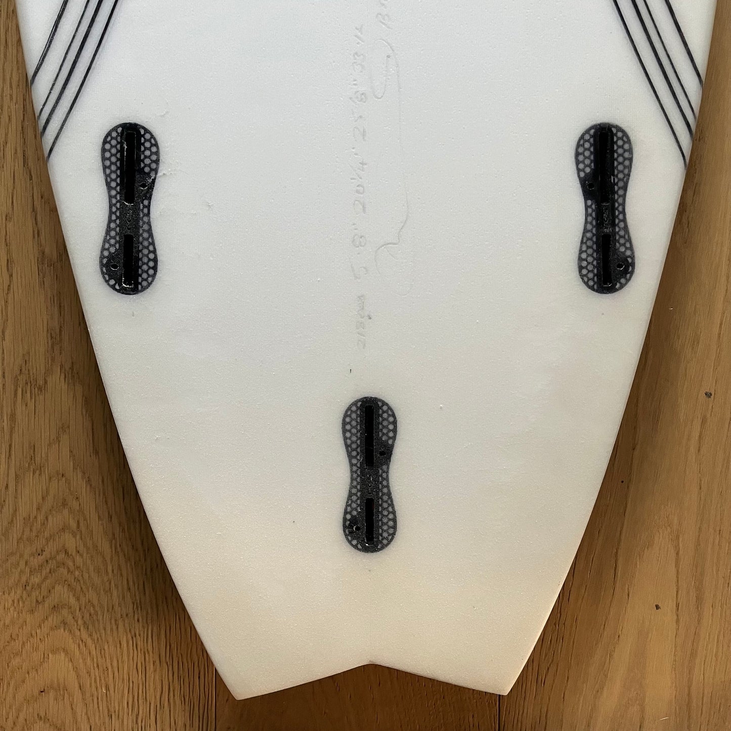 DMS Fish 5'8" secondhand surfboard fin box close-up