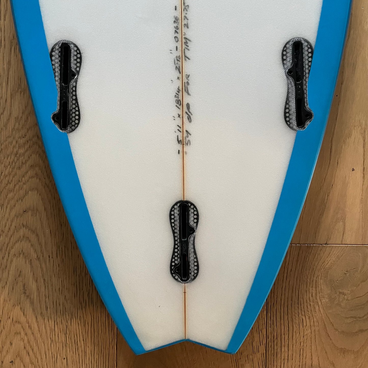Dylan Perese high performance shortboard 5'11" secondhand surfboard fin box close-up