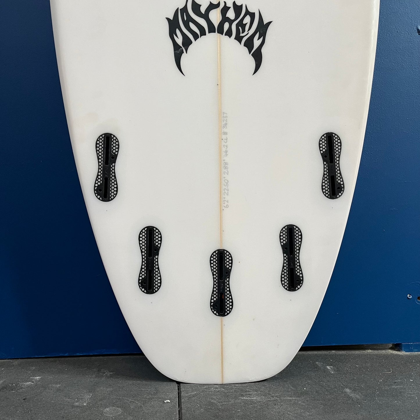 Lost Mayhem Puddle Jumper HP 6'2" secondhand surfboard fin box close-up