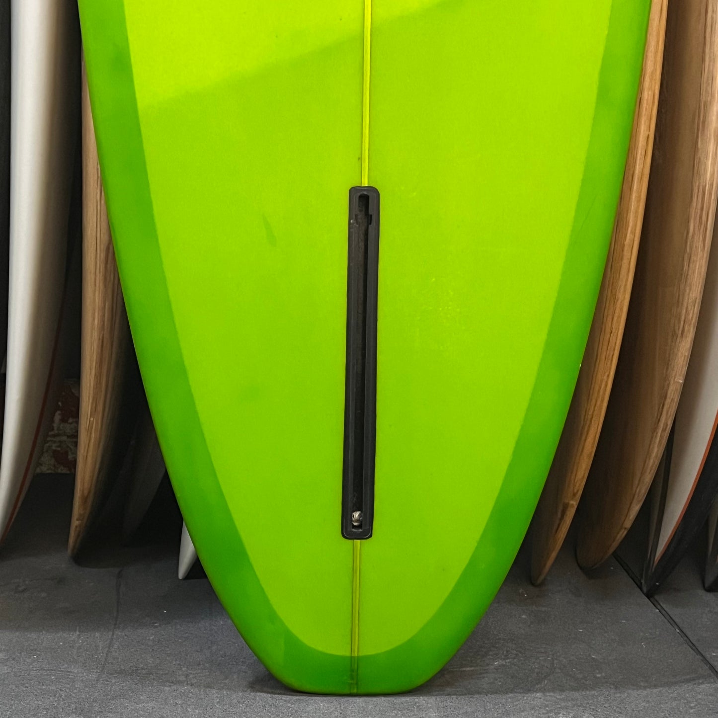 Oke Surfboards longboard 9'6" secondhand surfboard fin box close-up