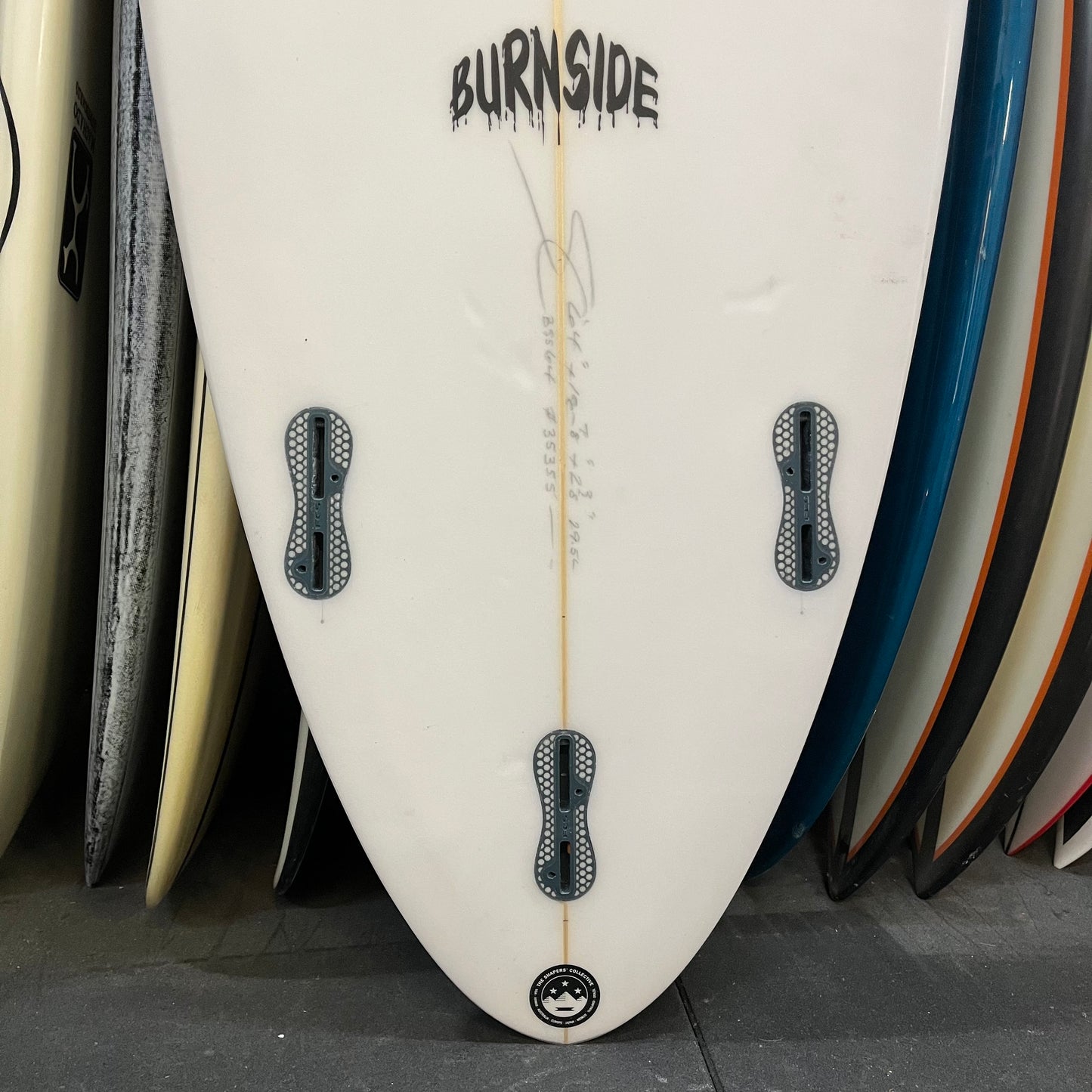 Superbrand Burnside 6'4" secondhand surfboard fin box close-up
