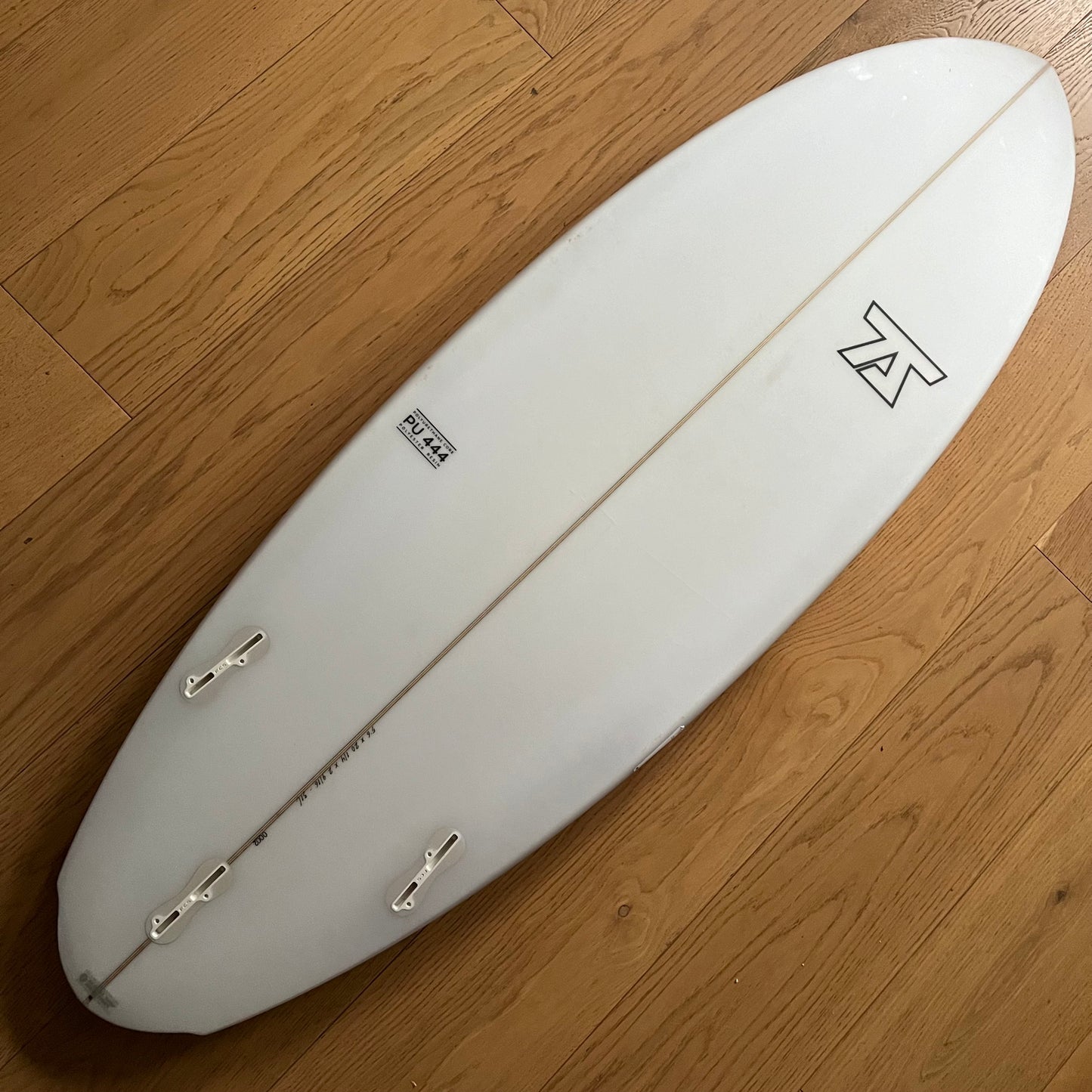 7S Double Down 5'6" secondhand surfboard bottom view