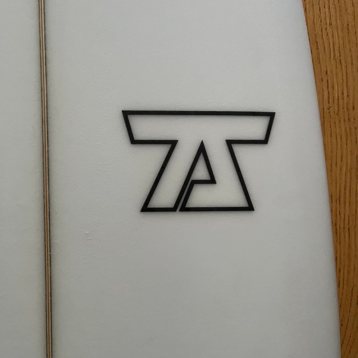 7S Double Down 5'6" secondhand surfboard brand logo close-up