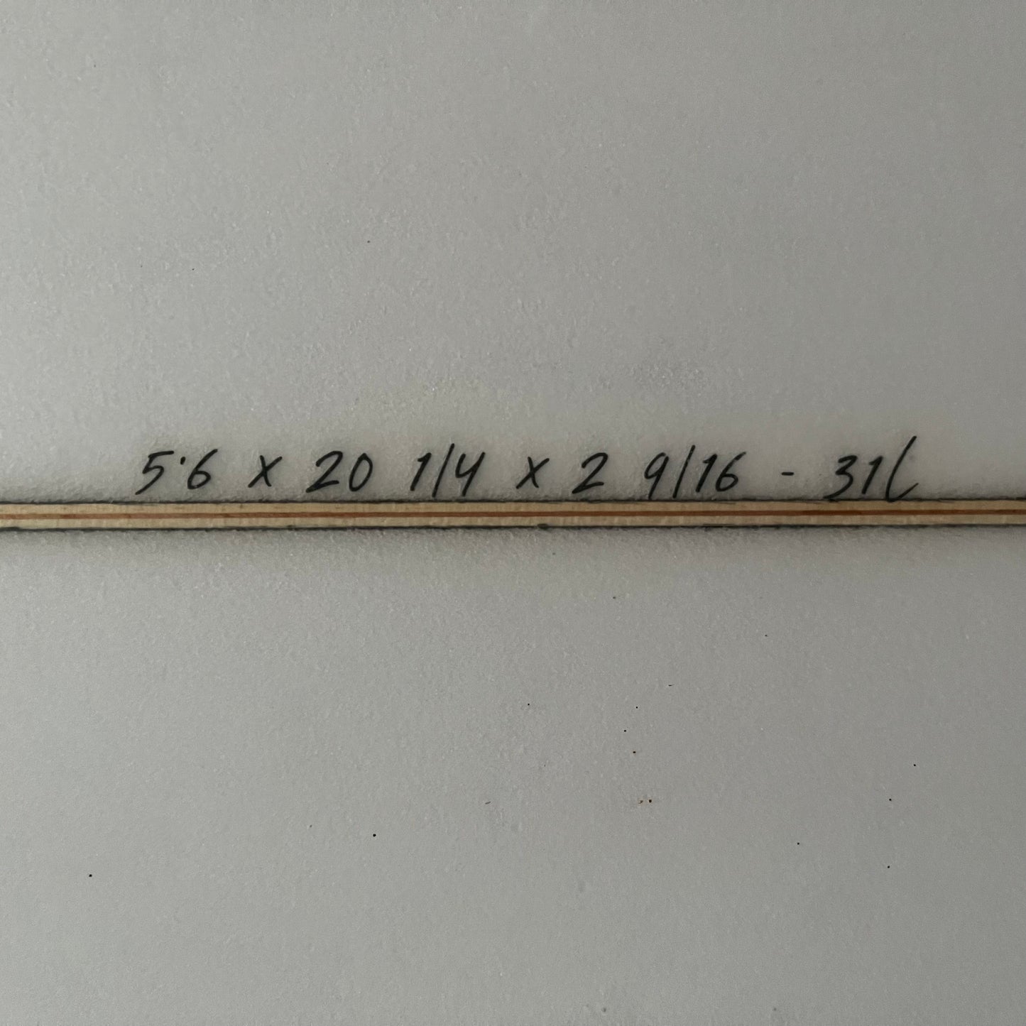 7S Double Down 5'6" secondhand surfboard dimensions close-up