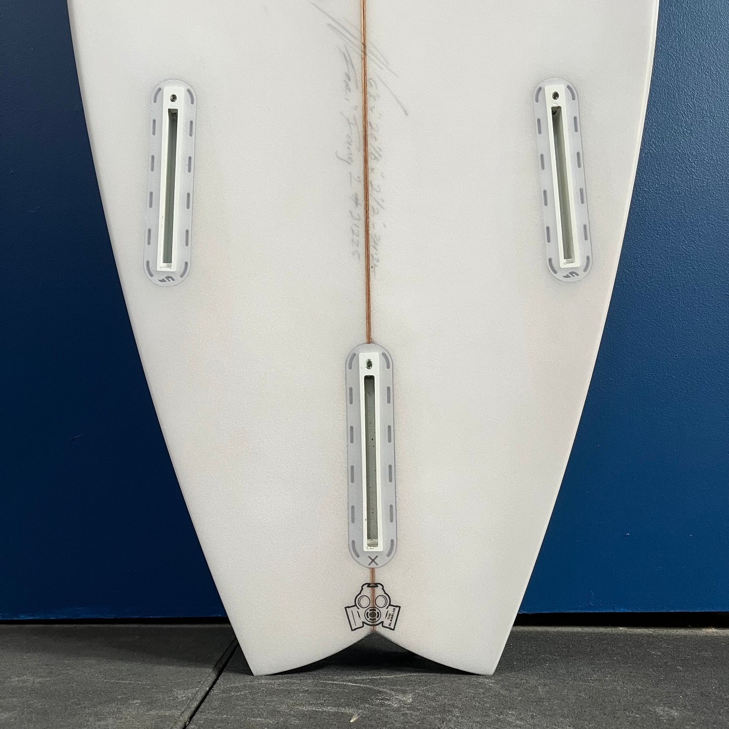 ASCOD Fox 6'3" secondhand surfboard fin box close-up