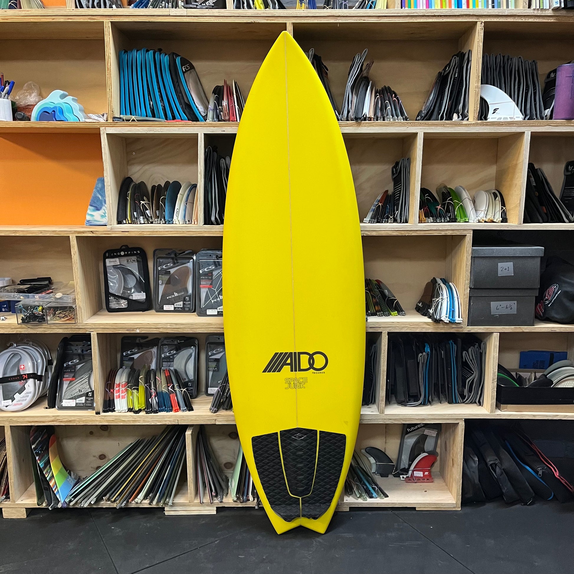 Aido Space Junk 5'10" secondhand surfboard top view
