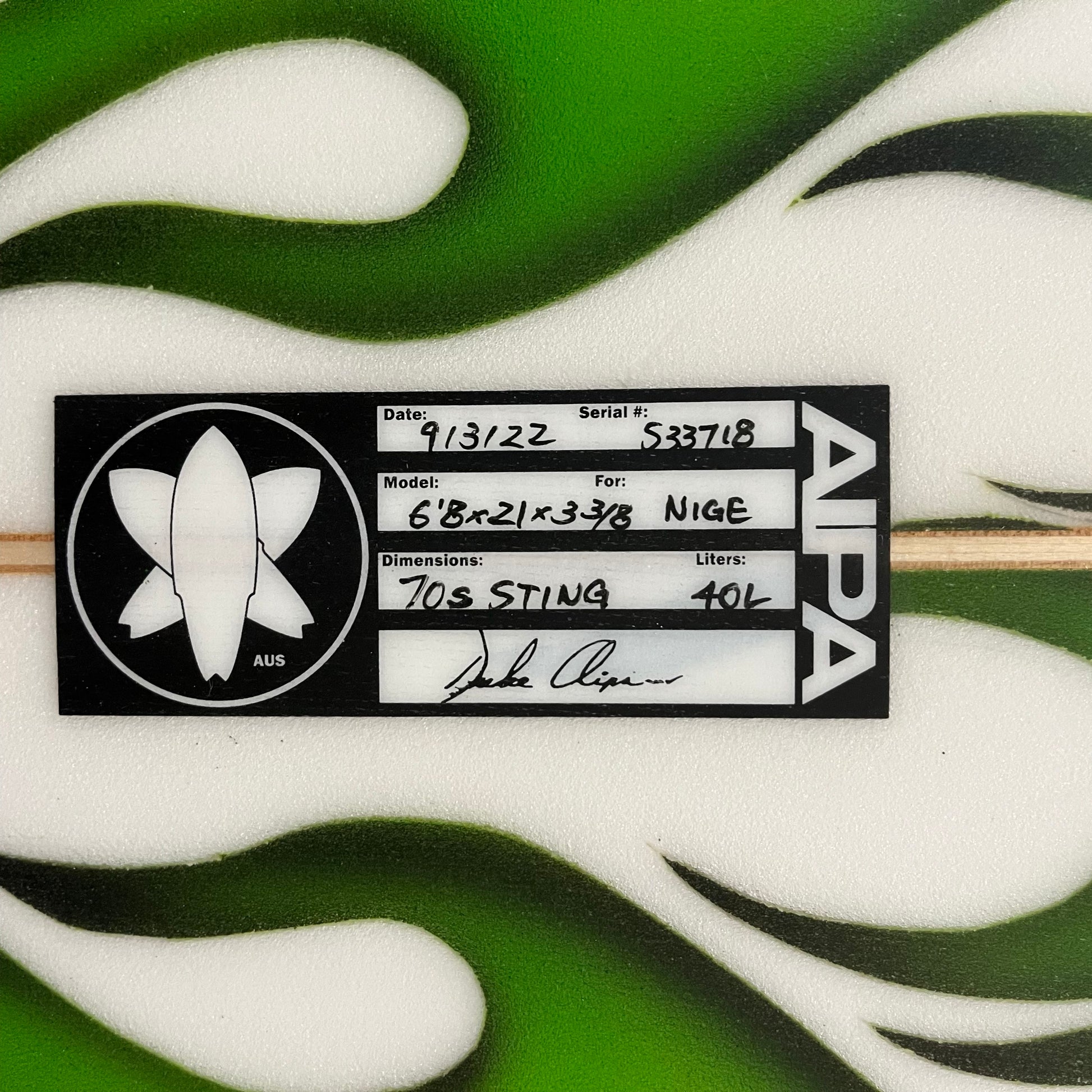 Aipa Modern Sting 6'8" secondhand surfboard dimensions close-up