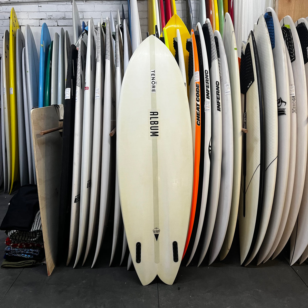 Album Lightbender 5'6" secondhand surfboard bottom view