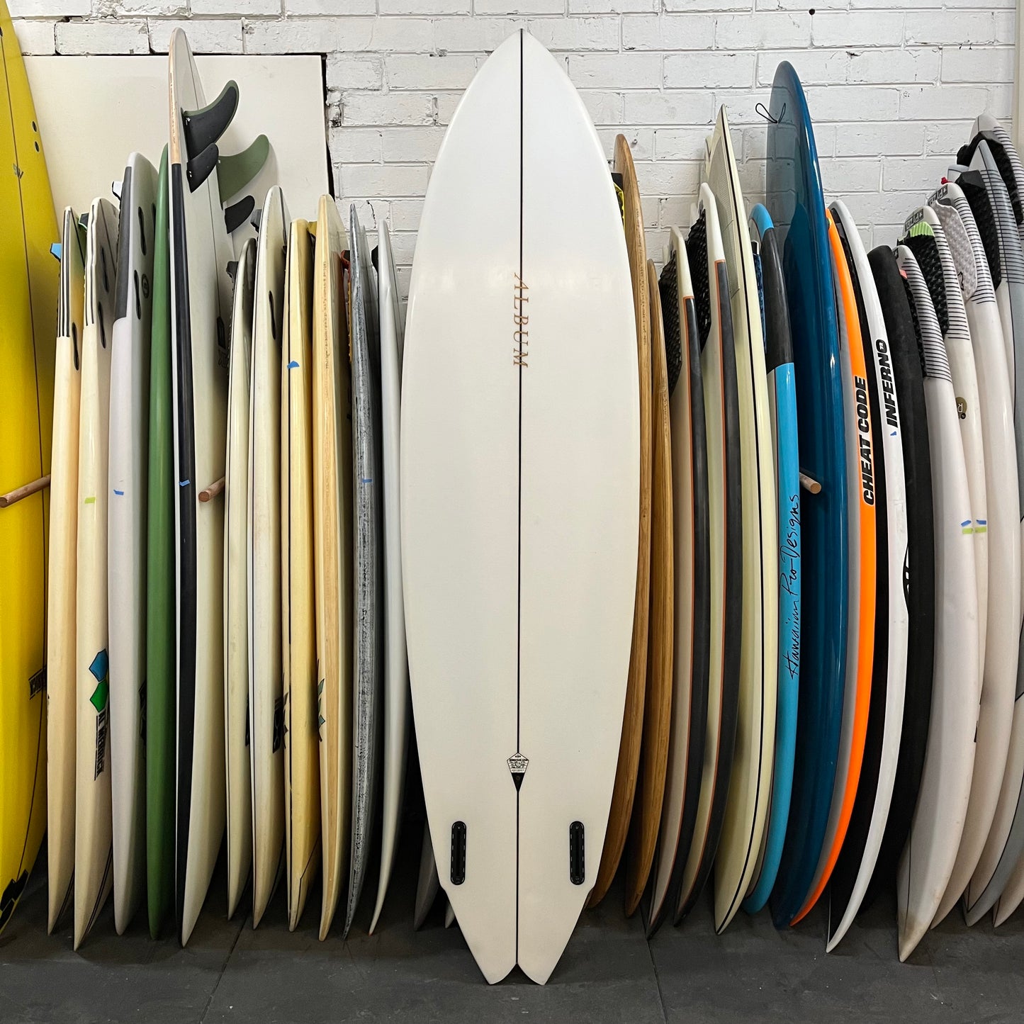 Album Moonstone Wing 7'0" secondhand surfboard bottom view