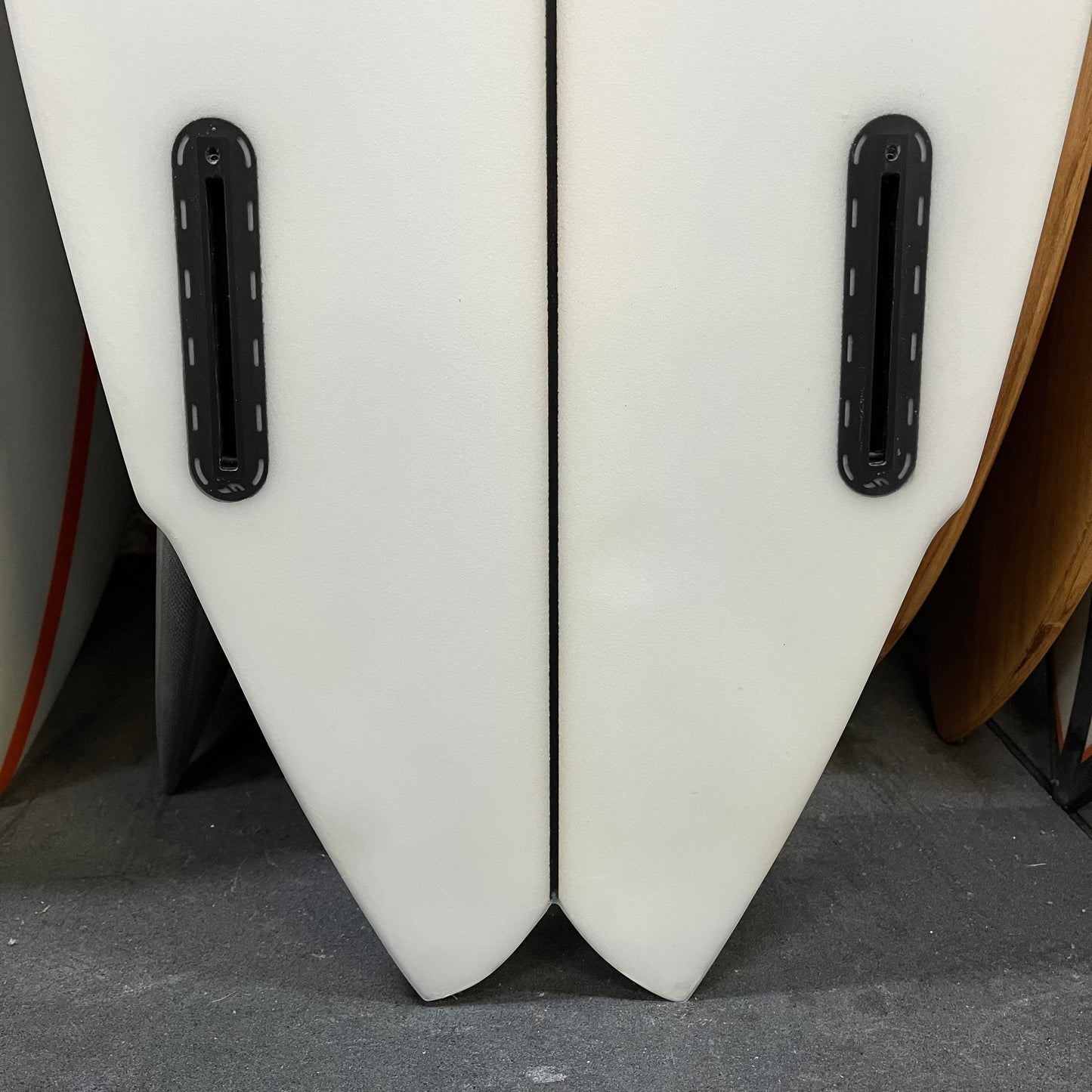Album Moonstone Wing 7'0" secondhand surfboard fin box close-up