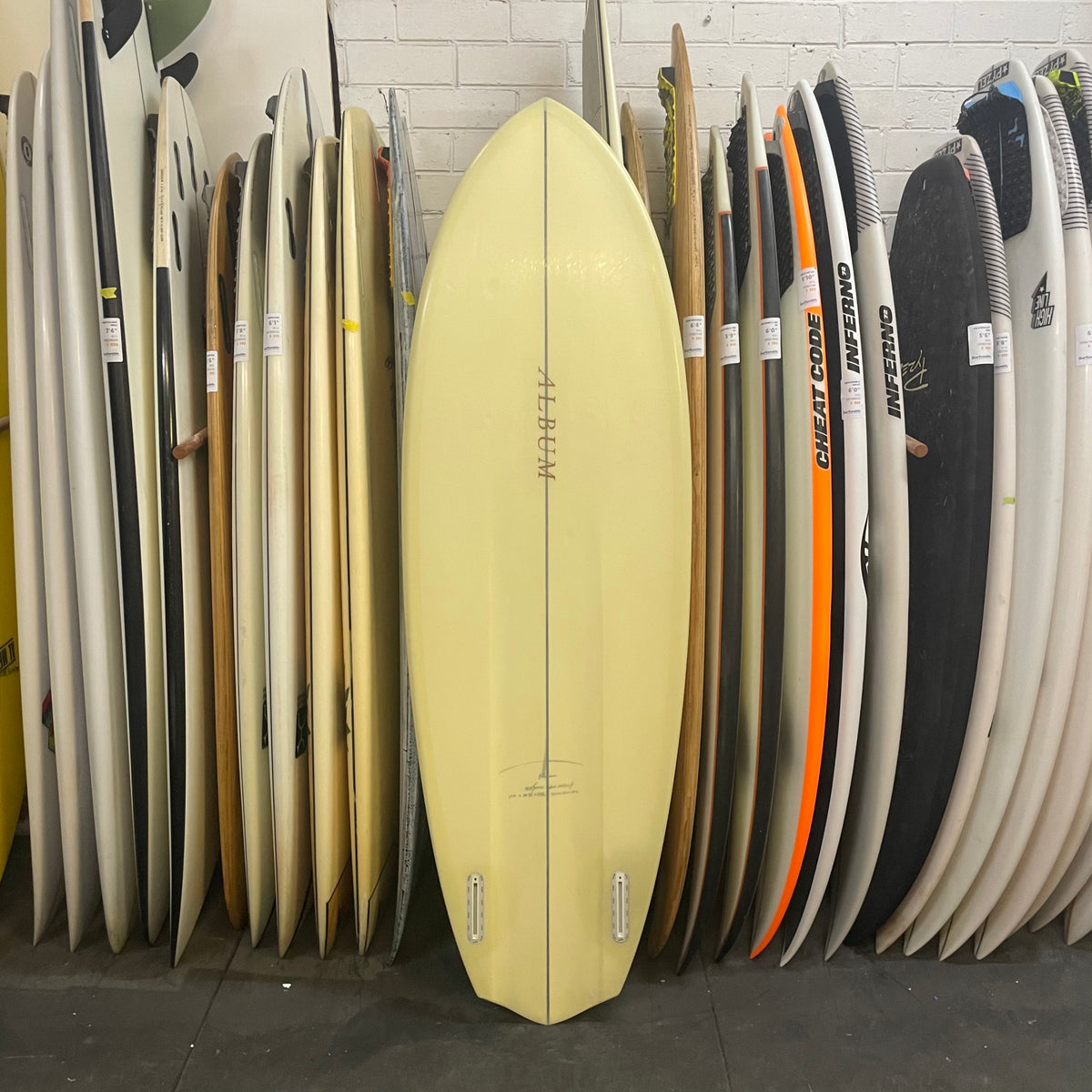 Album Plasmic 5'8" secondhand surfboard bottom view