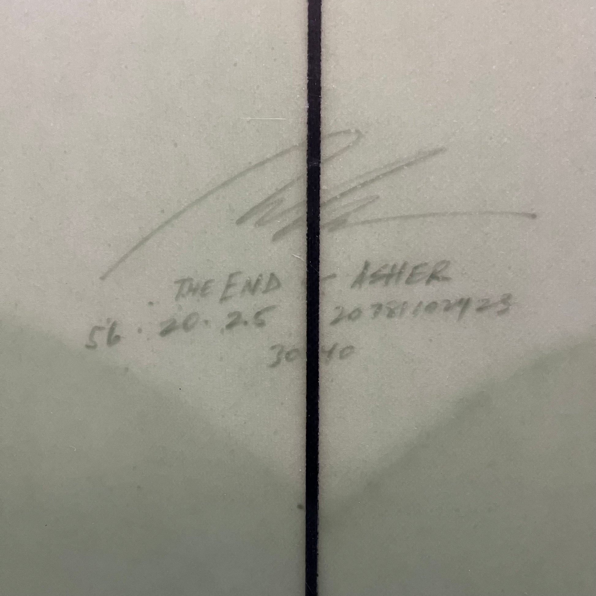 Album The End 5'6" secondhand surfboard dimensions close-up