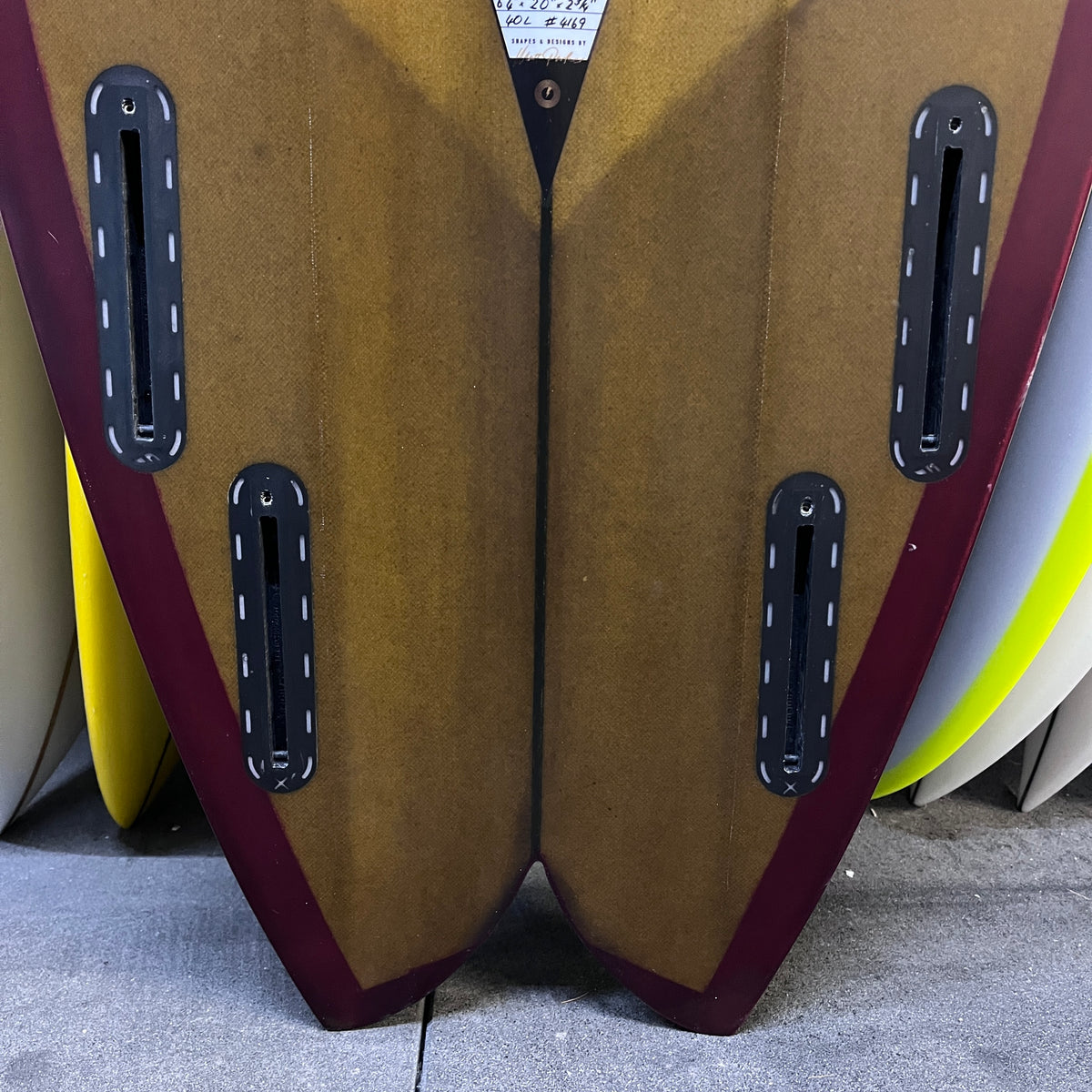 Album Vesper 6'4" secondhand surfboard fin box close-up