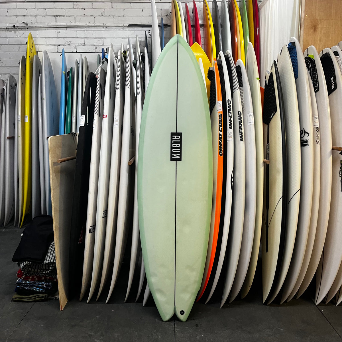 Album Vesper Twinzer 5'11" secondhand surfboard top view