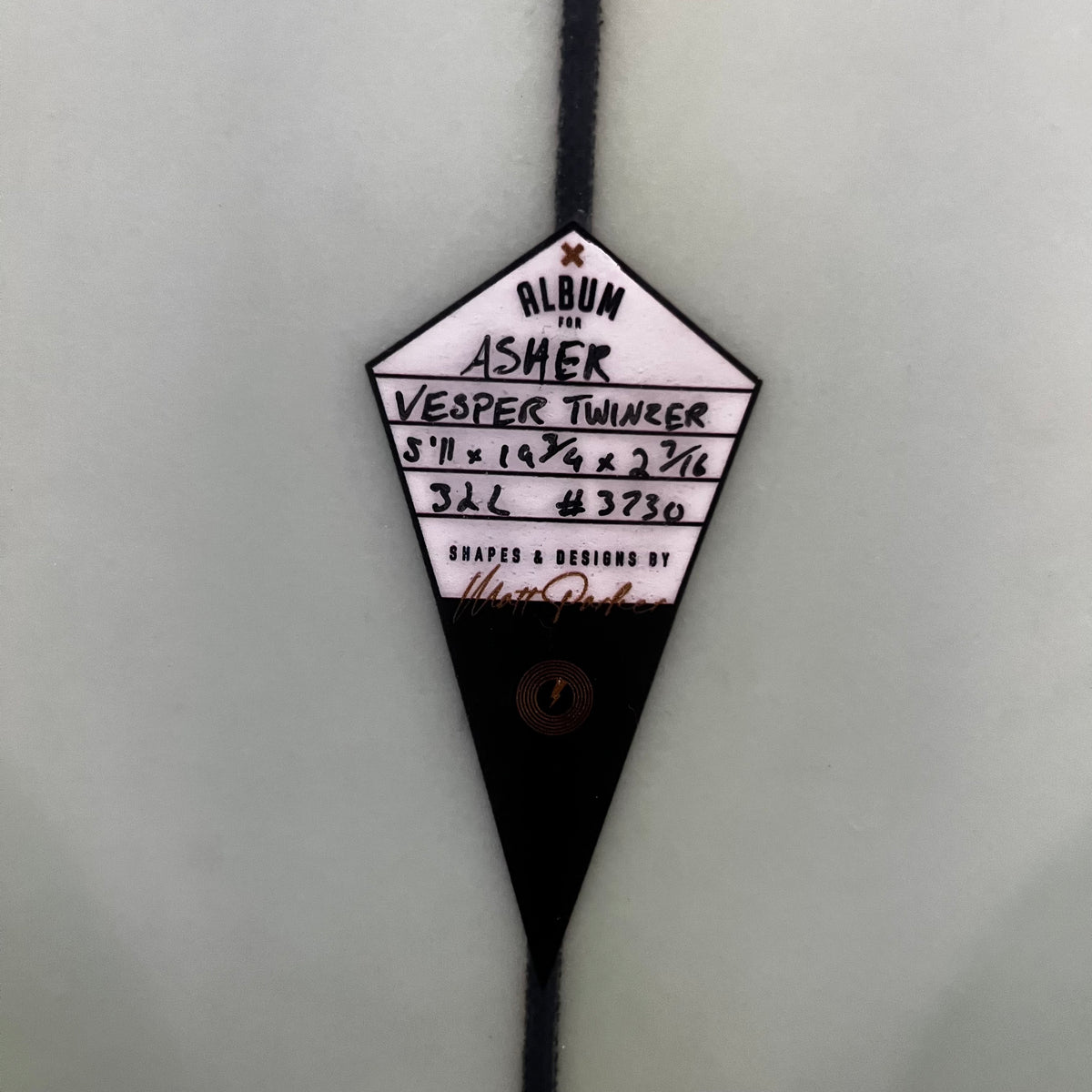 Vesper Twinzer 5'11" secondhand surfboard dimensions close-up