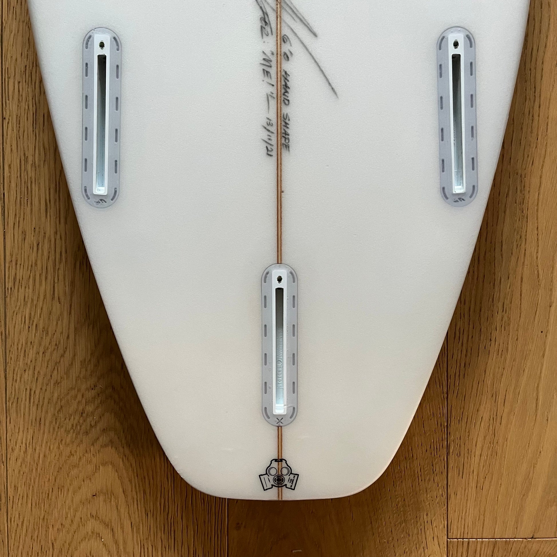 ASCOD custom 6'0" secondhand surfboard fin box close-up