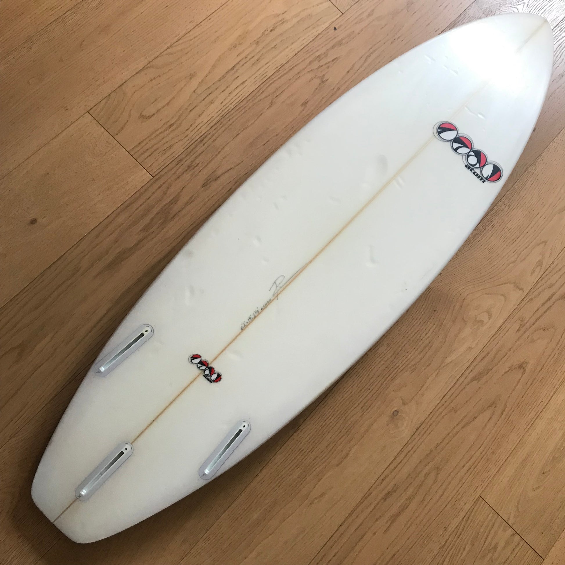 Atom high performance shortboard 6'2" secondhand surfboard bottom view