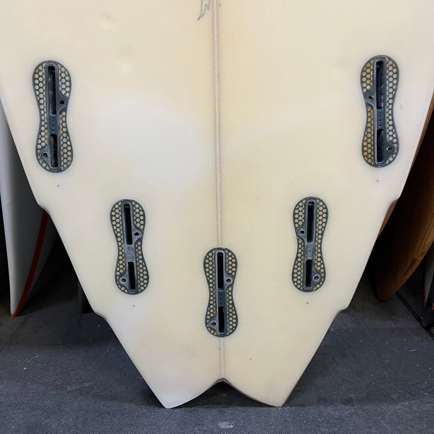 Chris Garrett Friendly Fish 6'2" secondhand surfboard fin box close-up
