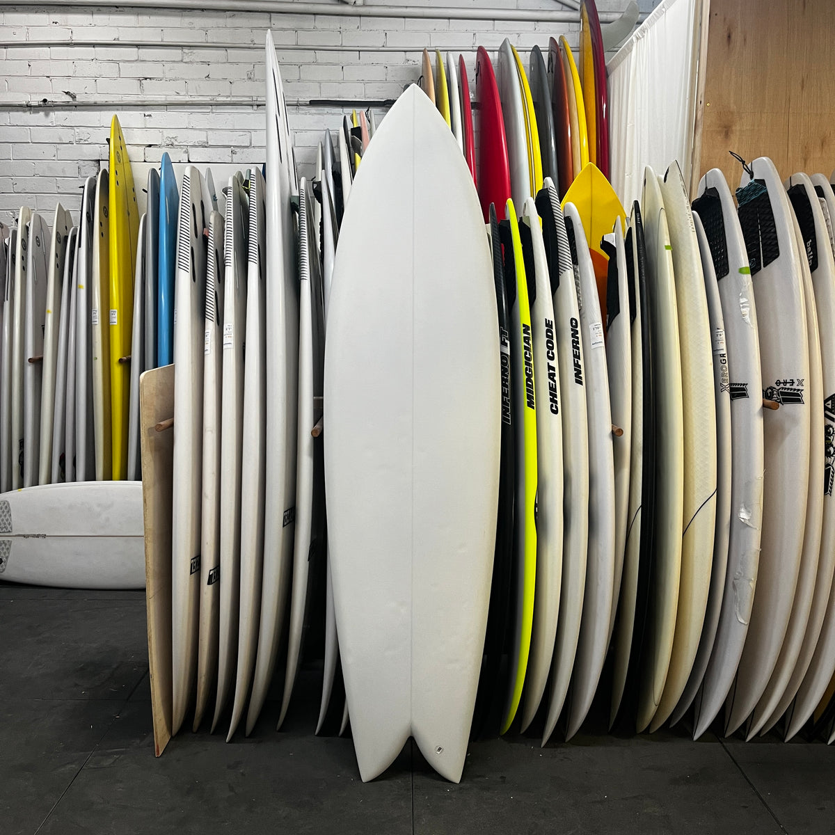 Christenson Long Phish 2.0 6'8" secondhand surfboard close-up