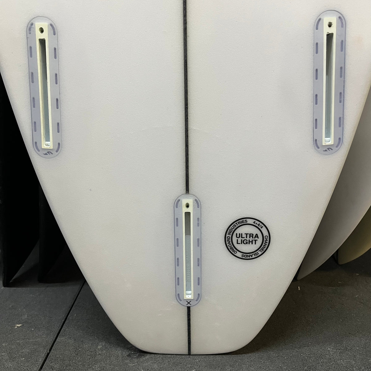 CI 2. Pro / Channel Islands Pro 2 6'3" secondhand surfboard fin box close-up