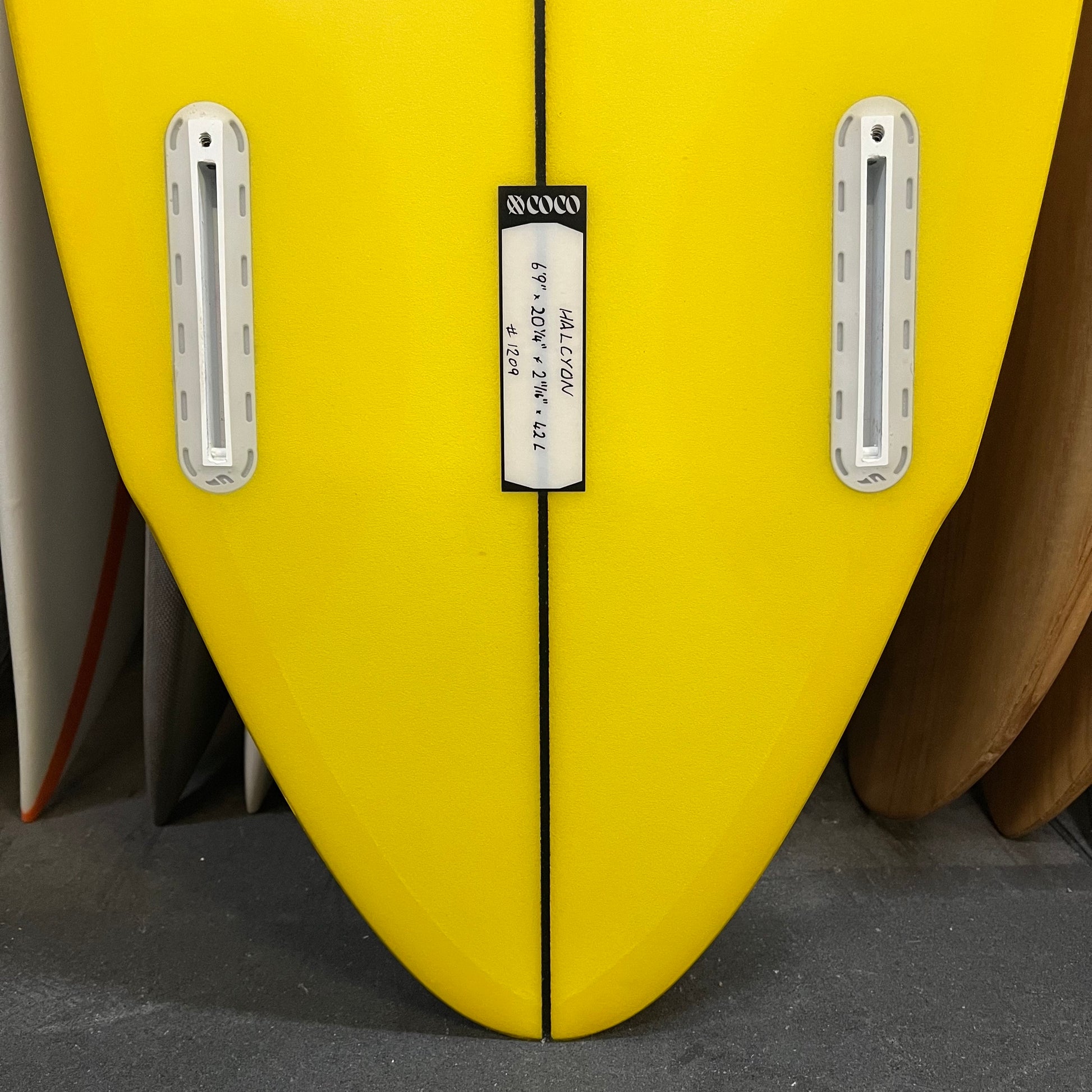 XO Coco Halcyon 6'9" secondhand surfboard fin box close-up