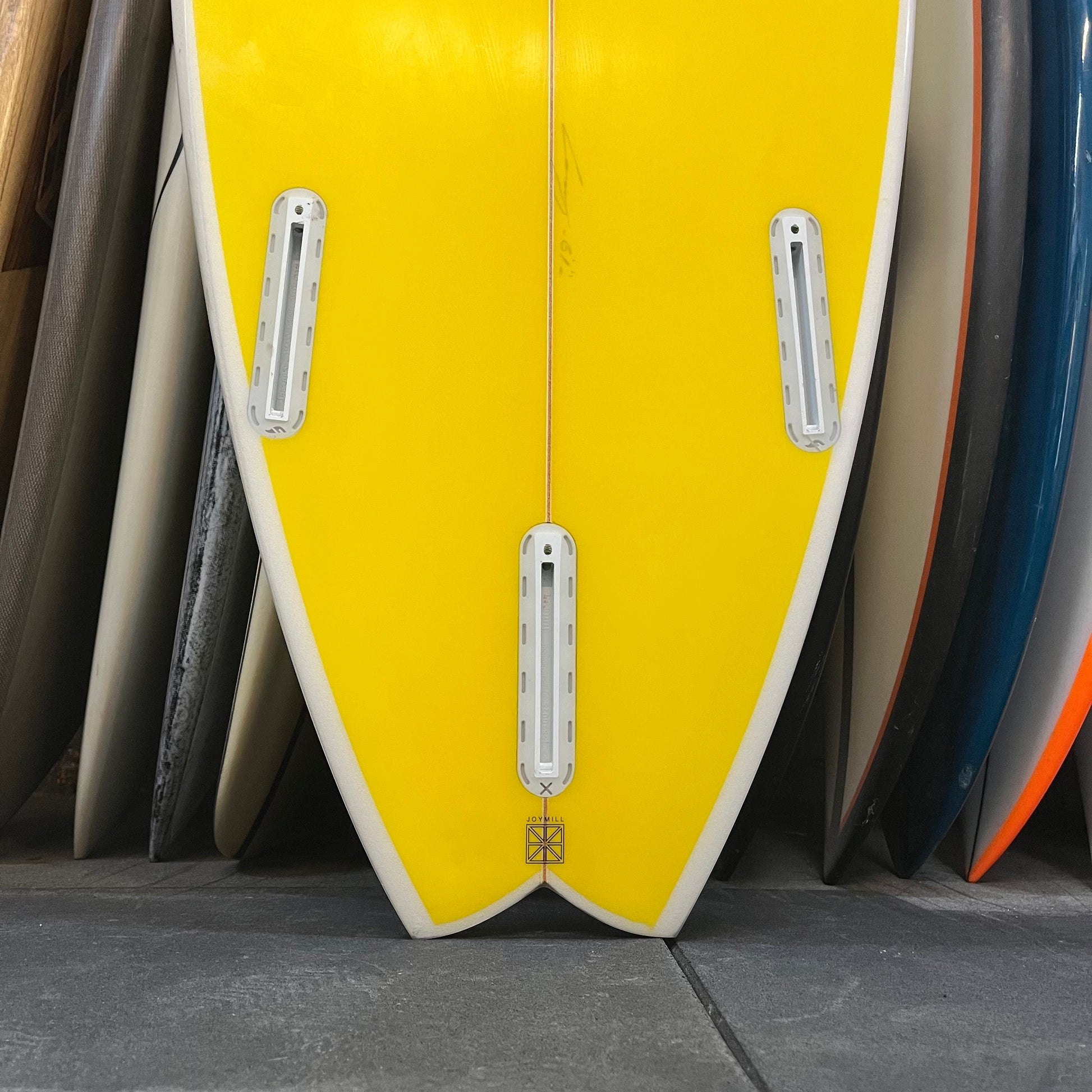 Corey Graham Shapes swallow tail 6'1" secondhand surfboard fin box close-up
