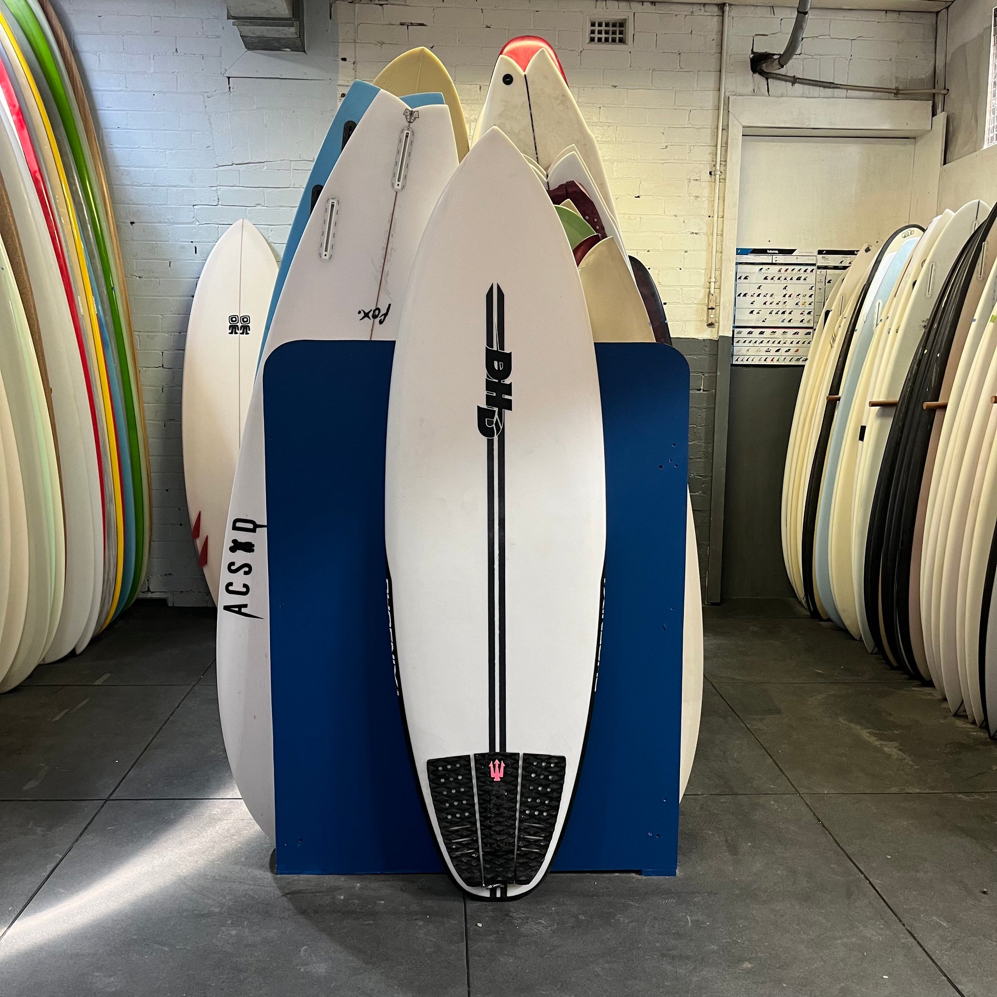 DHD Phoeonix 5'10" secondhand surfboard top view