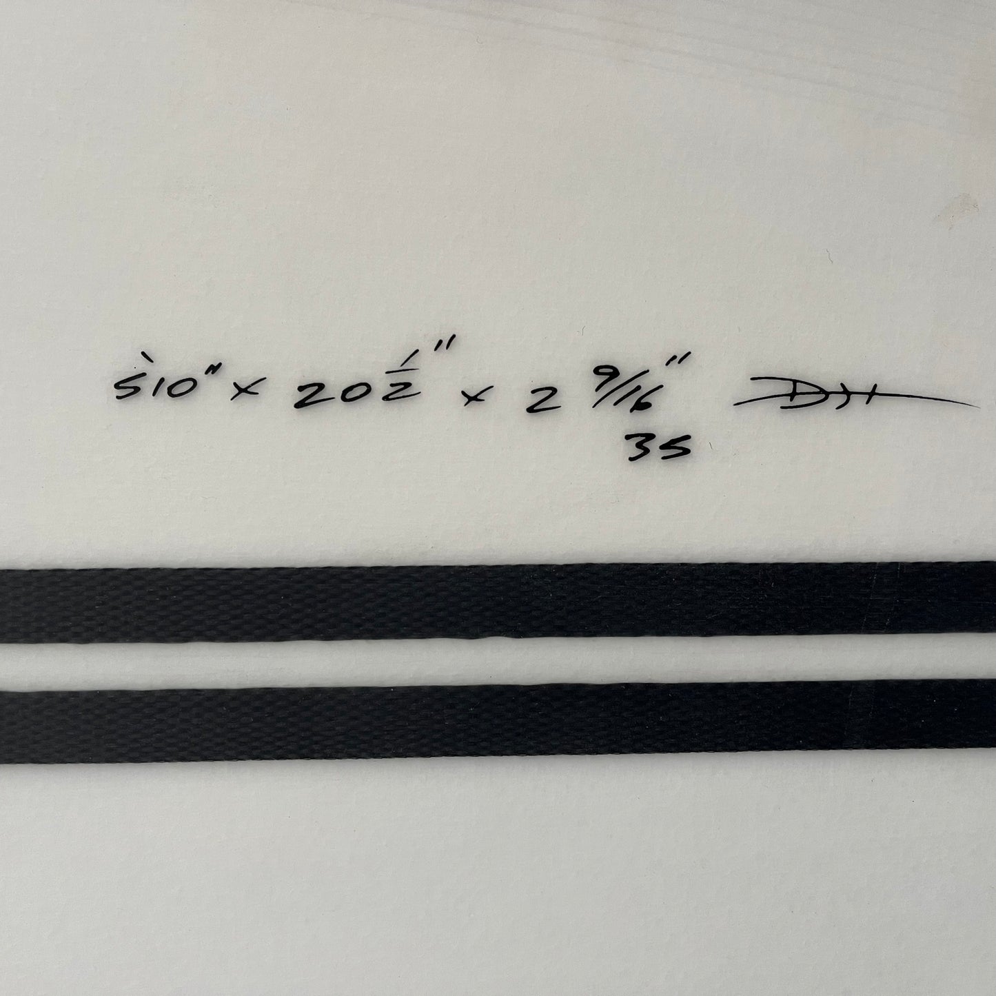 DHD Phoenix 5'10" secondhand surfboard dimensions close-op