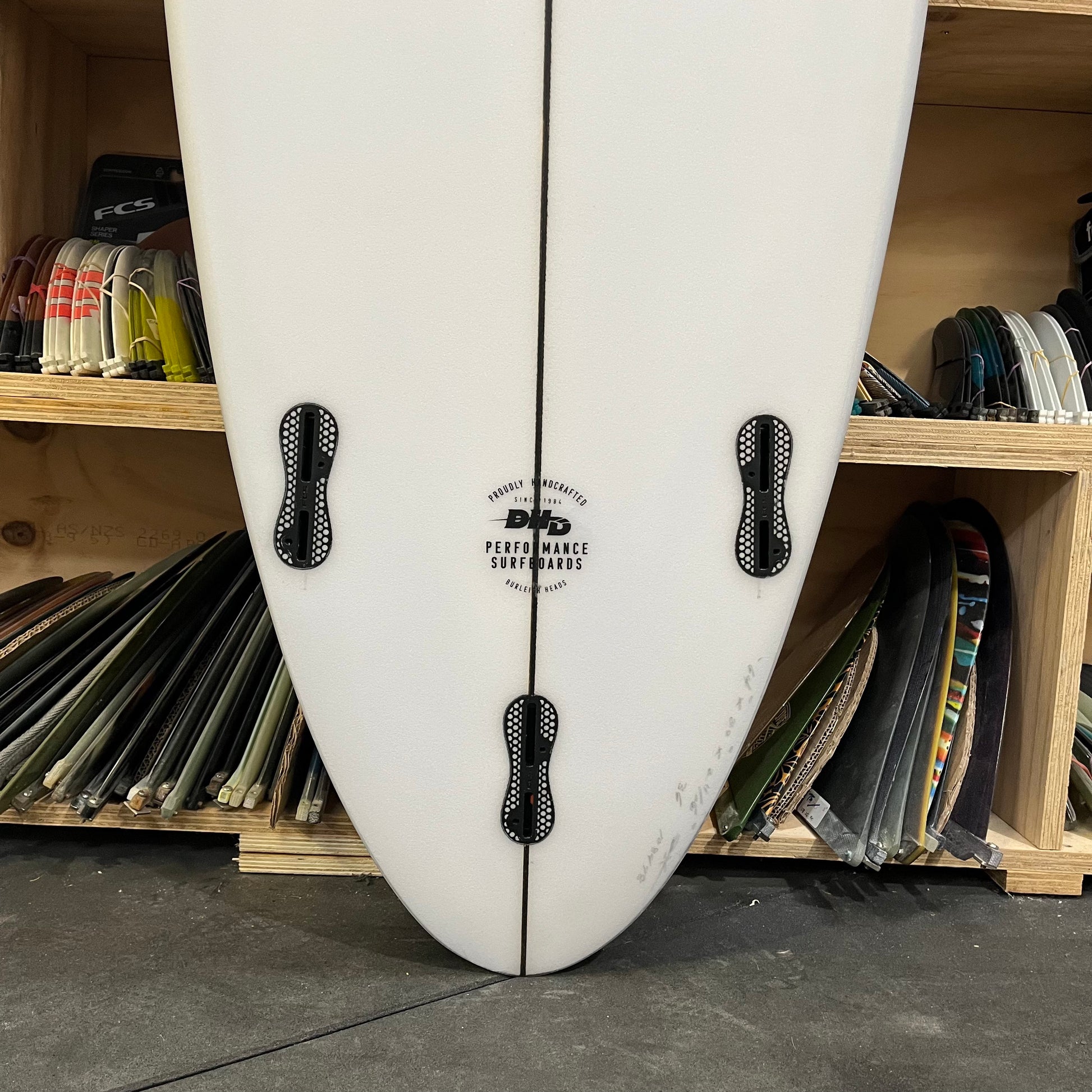DHD Sandman 6'4" secondhand surfboard fin box close-up