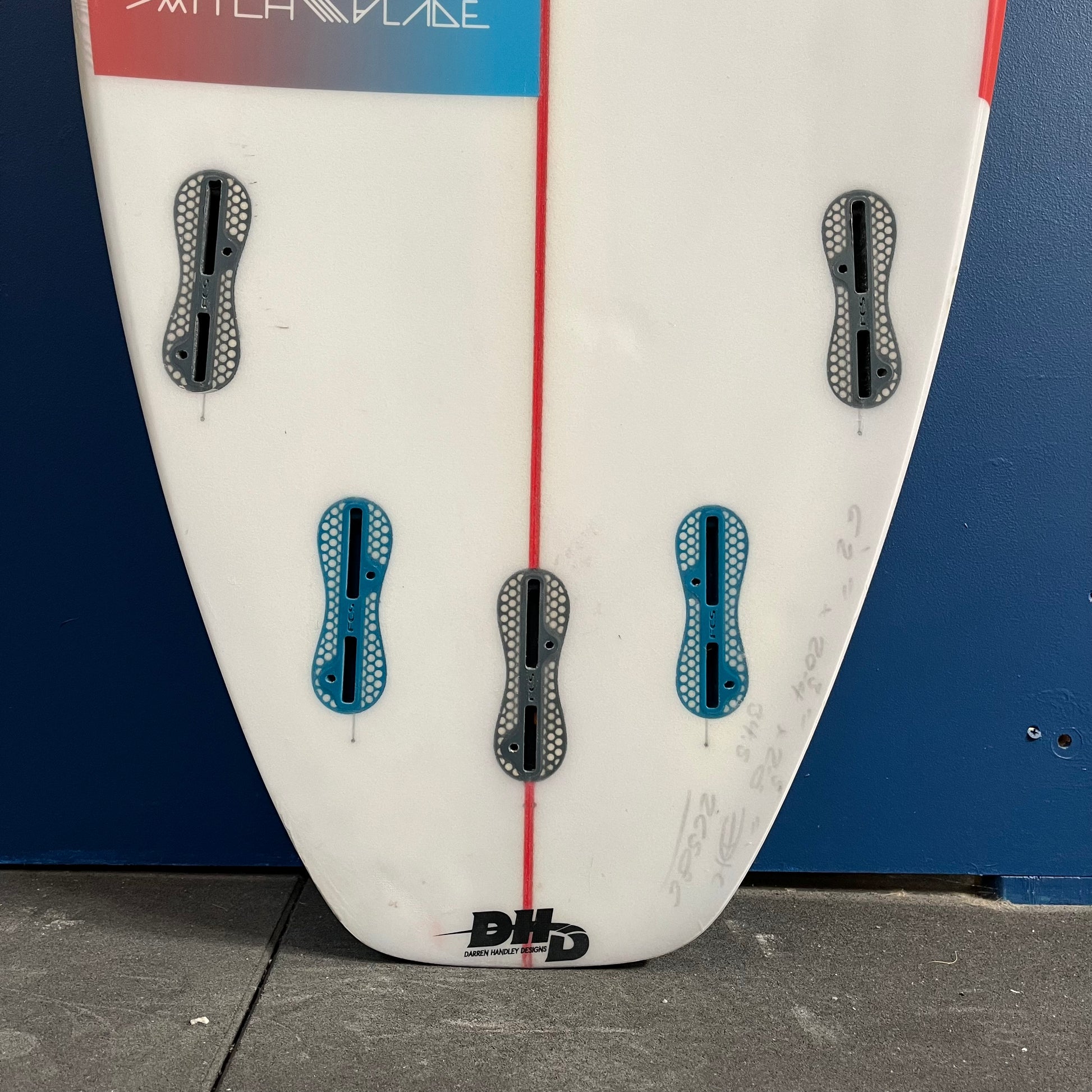 DHD Switchblade 6'2" secondhand surfboard fin box close-up