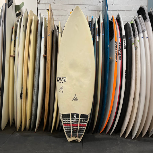 DMS Popo 5'9" secondhand surfboard top view