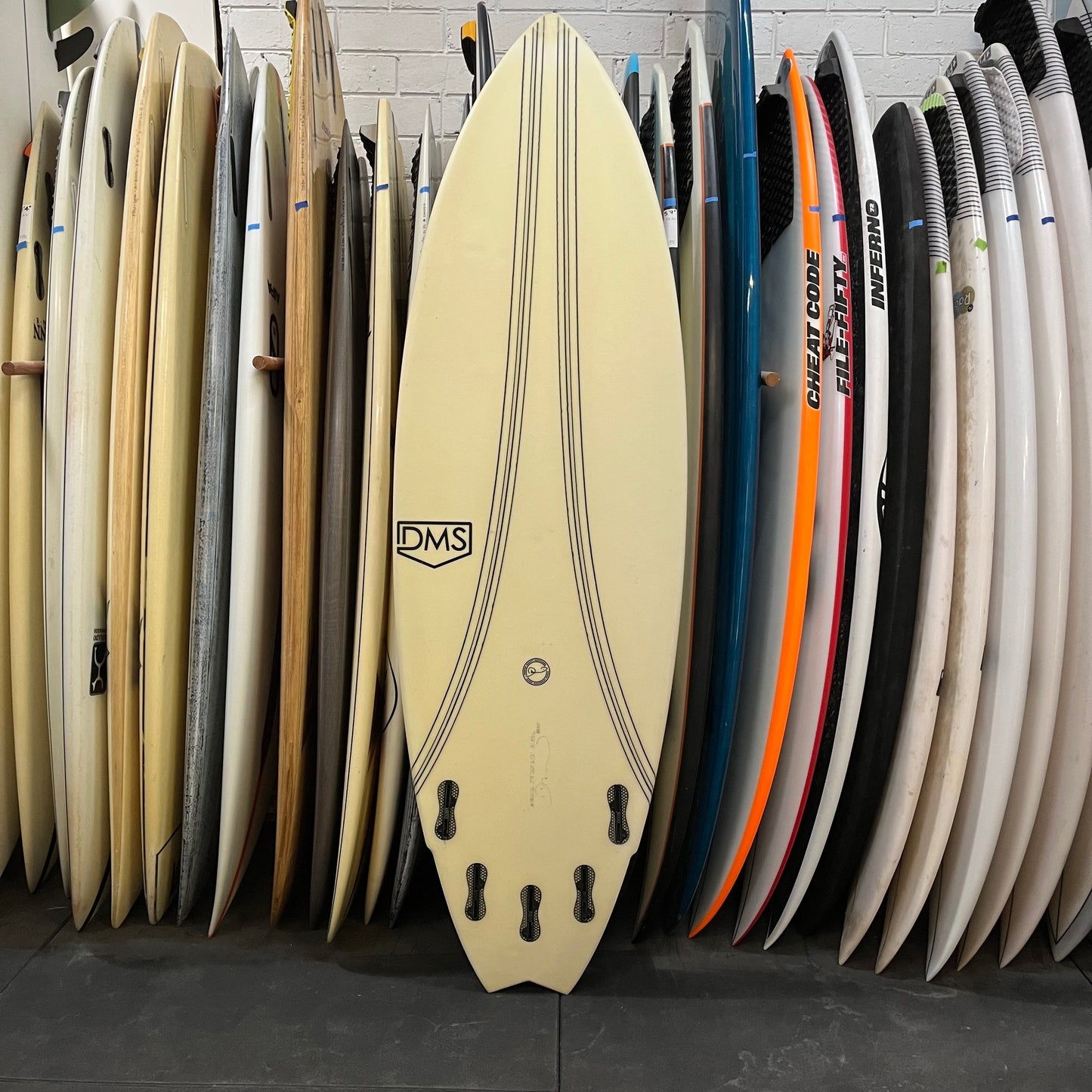 DMS Popo 5'9" secondhand surfboard bottom view