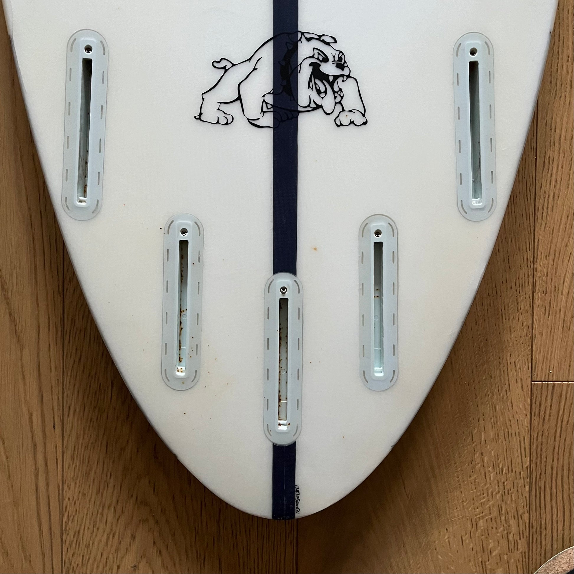 ECS Bulldog 5'10" secondhand surfboard fin box close-up