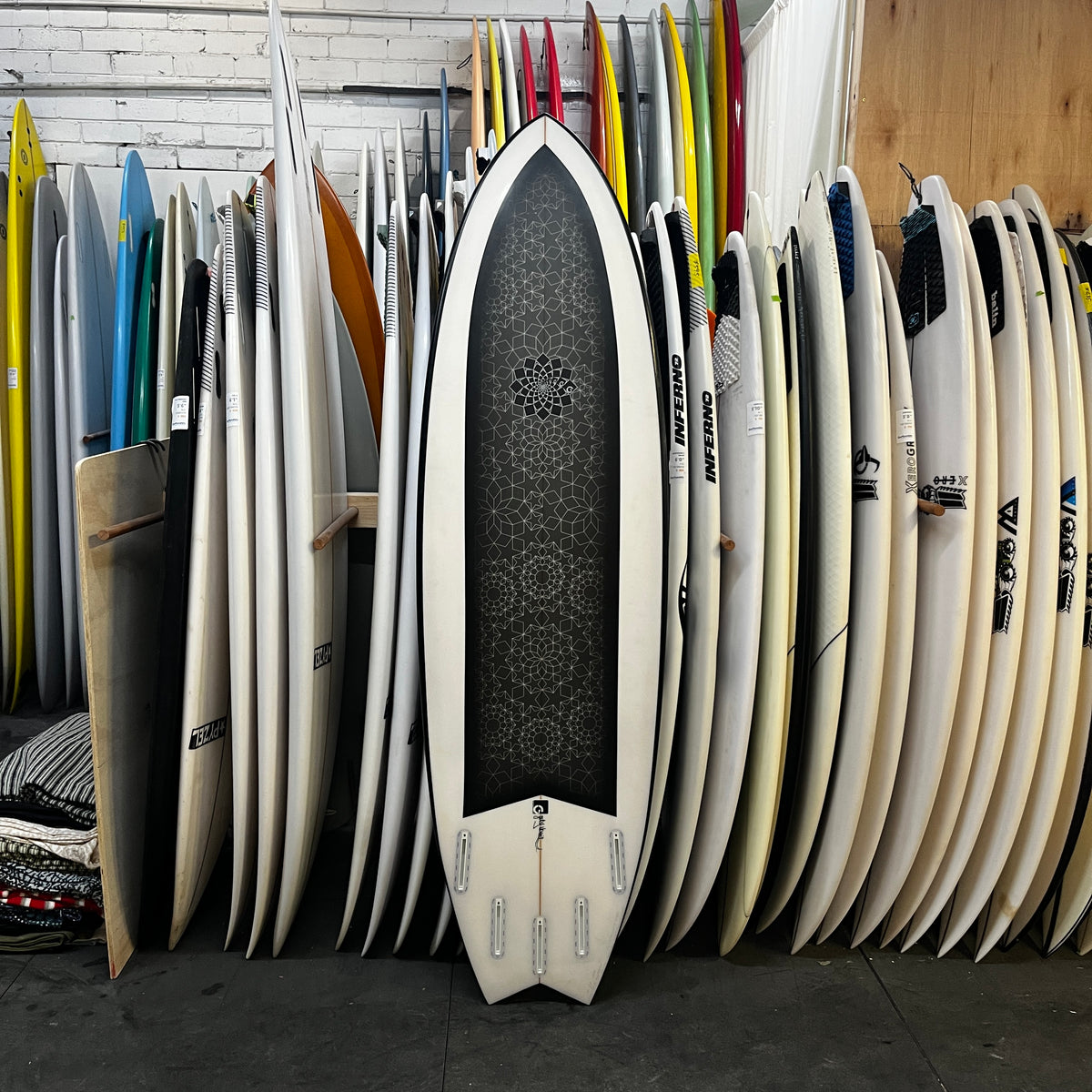 Gary Mcneill CV2 6'6" secondhand surfboards bottom view