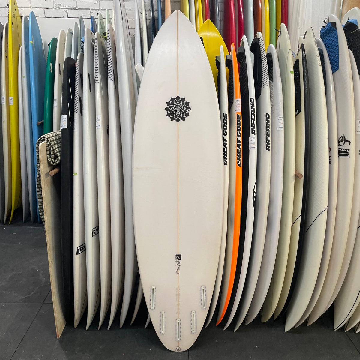 Gary McNeill Entity Pin 6'4" secondhand surfboard bottom view