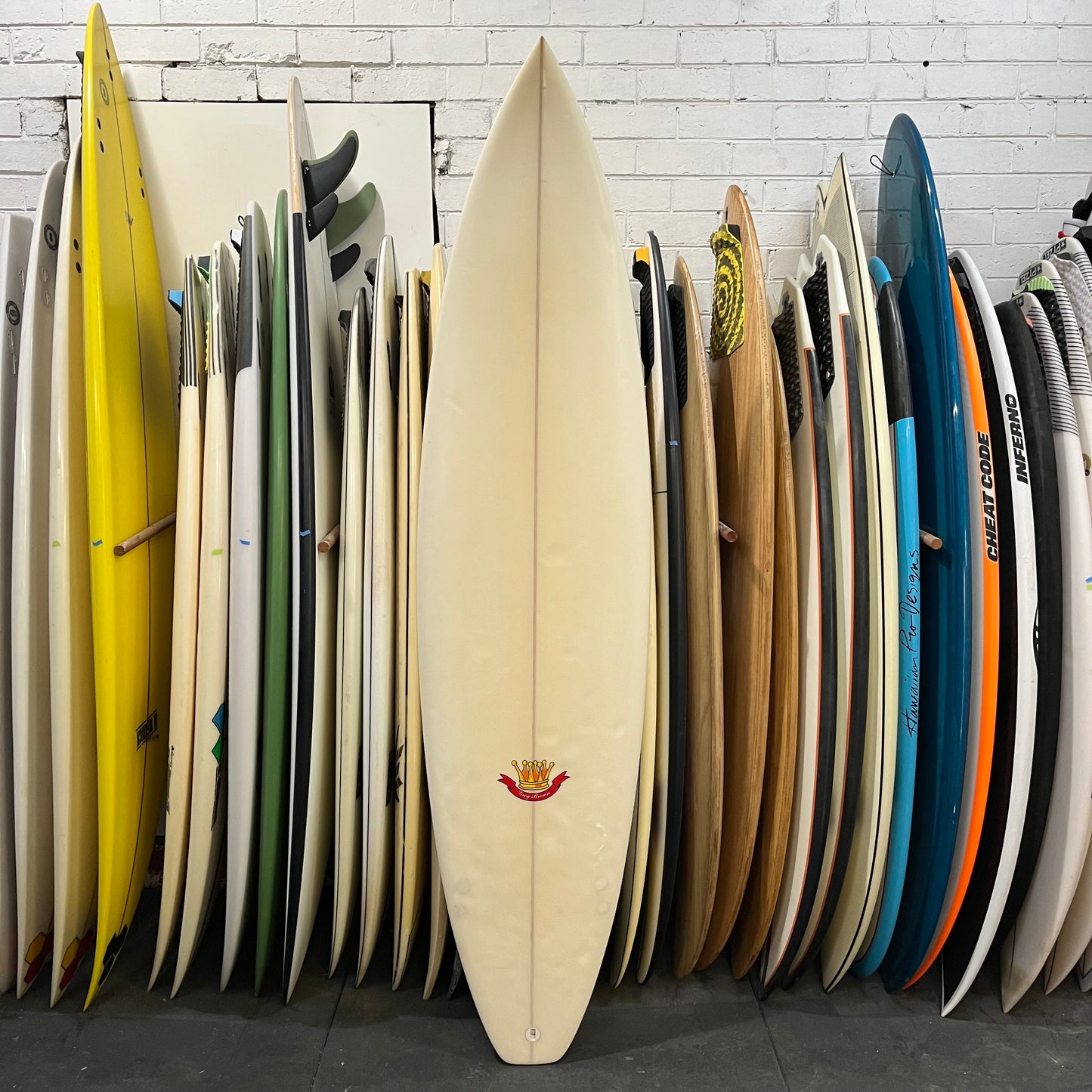 Gash/Greg Brown step-up thruster 7'0" secondhand surfboard top view