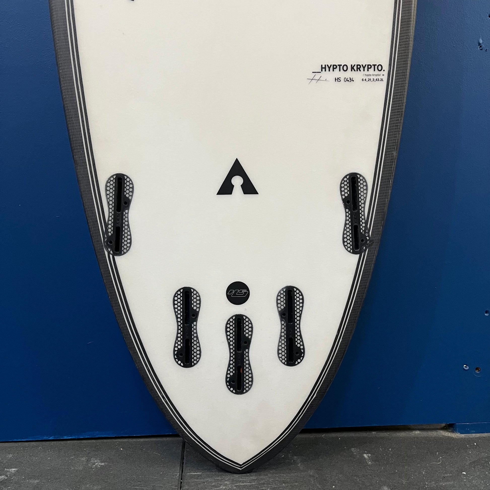 Hayden Shapes Hypto Krypto 6'4" secondhand surfboard fin box close-up