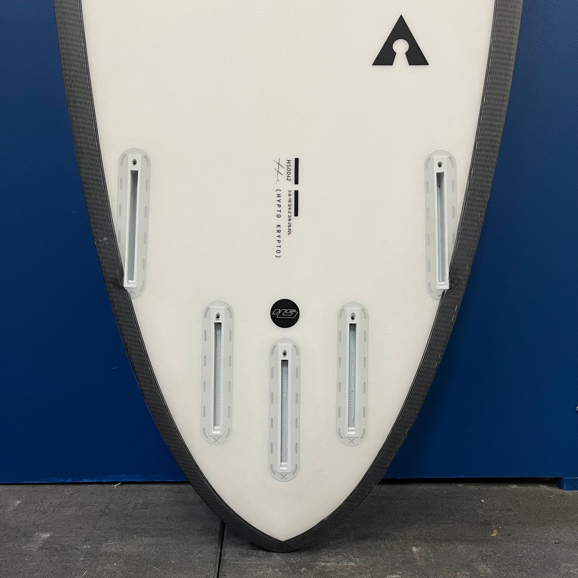 Hayden Shapes Future Flex 5'6" secondhand surfboard fin box close-up