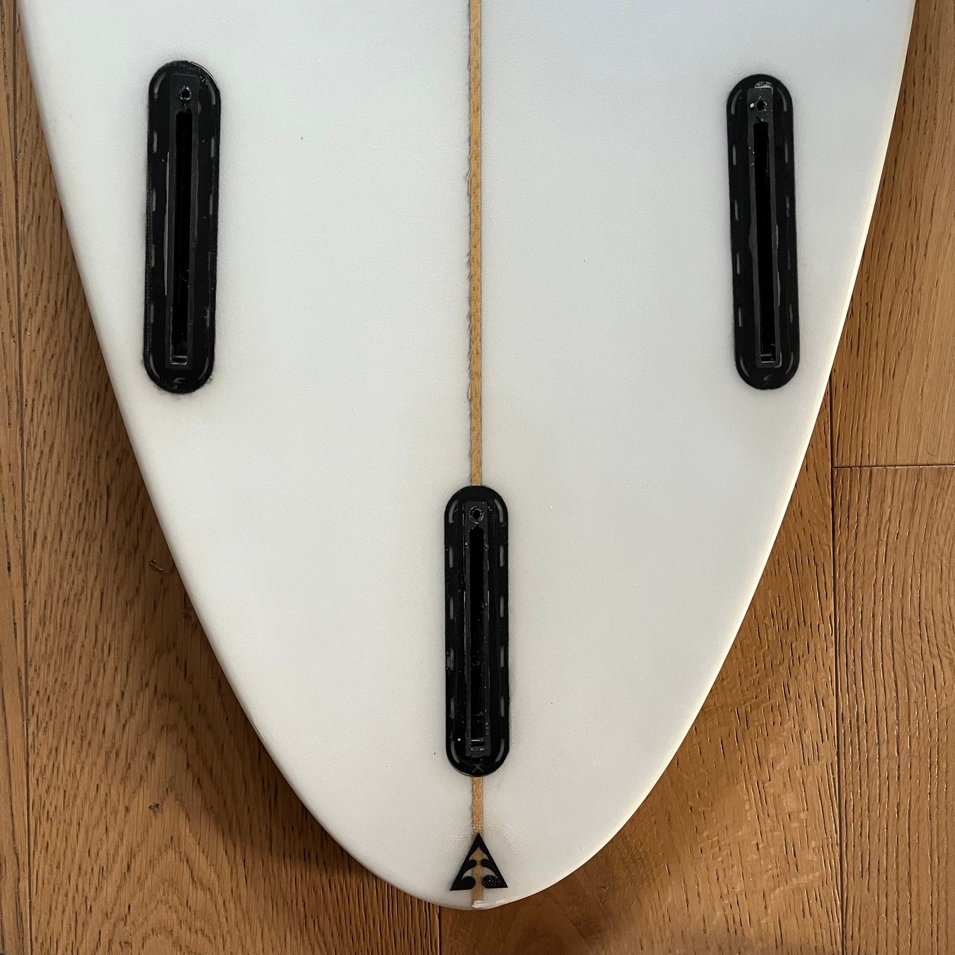 Jolly Roger 1234 6'2" secondhand surfboard fin box close-up