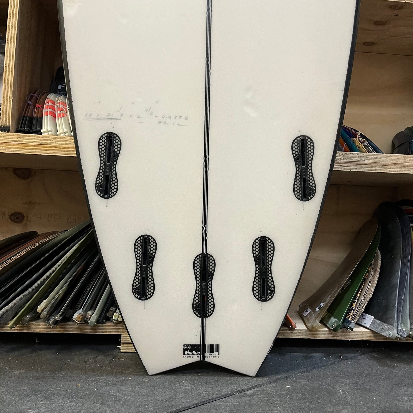 JS Industries Blak Box 3 6'4"secondhand surfboard fin box close-up