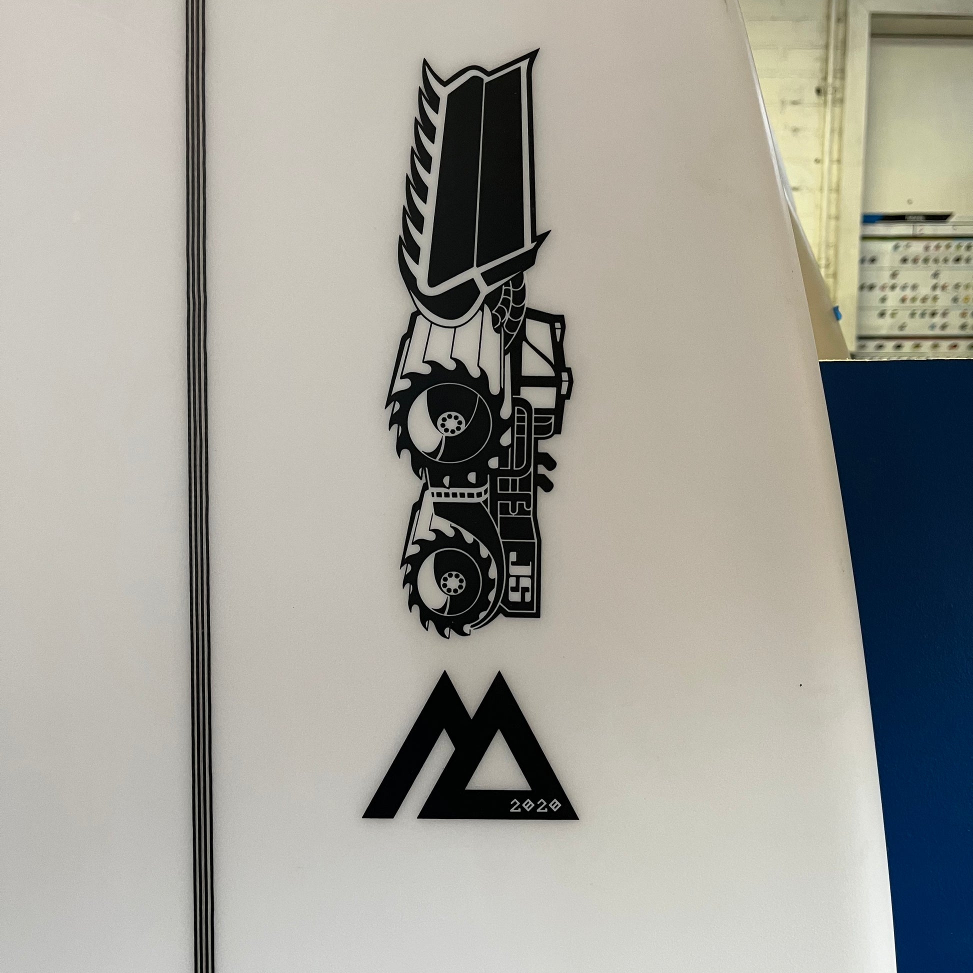 JS Industries Monsta 2020 easy rider 6'4" secondhand surfboard brand logo close-up