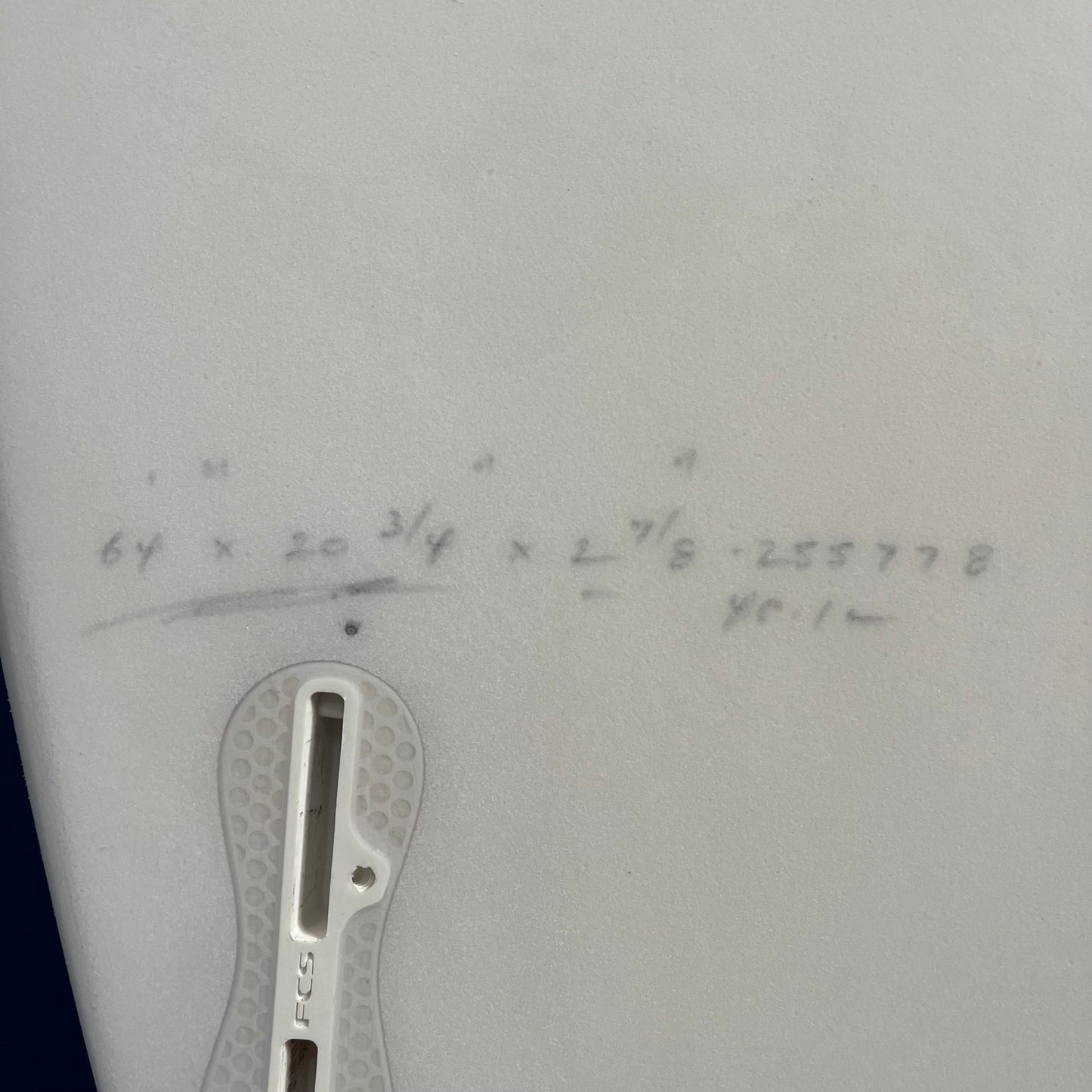 JS Industries Monsta 2020 easy rider 6'4" secondhand surfboard dimensions close-up