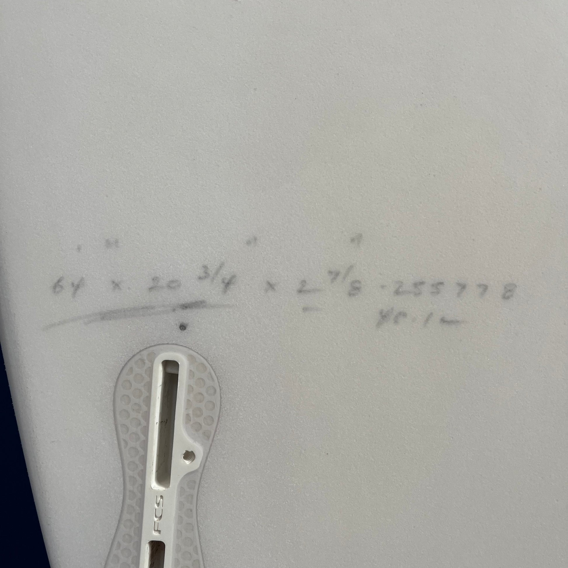 JS Industries Monsta 2020 easy rider 6'4" secondhand surfboard dimensions close-up