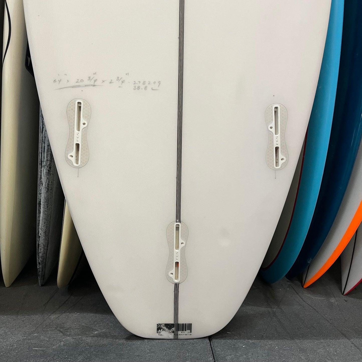 JS Industries Xero 6'4" secondhand surfboard fin box close-up