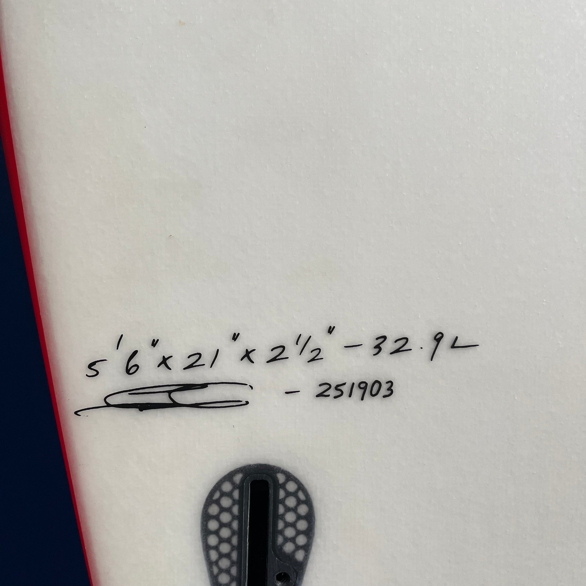 JS Red Baron 5'6" secondhand surfboard dimensions close-up