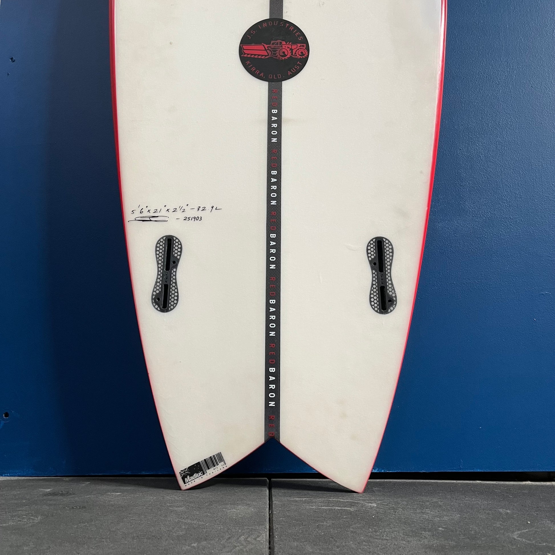 JS Red Baron 5'6" secondhand surfboard fin box close-up