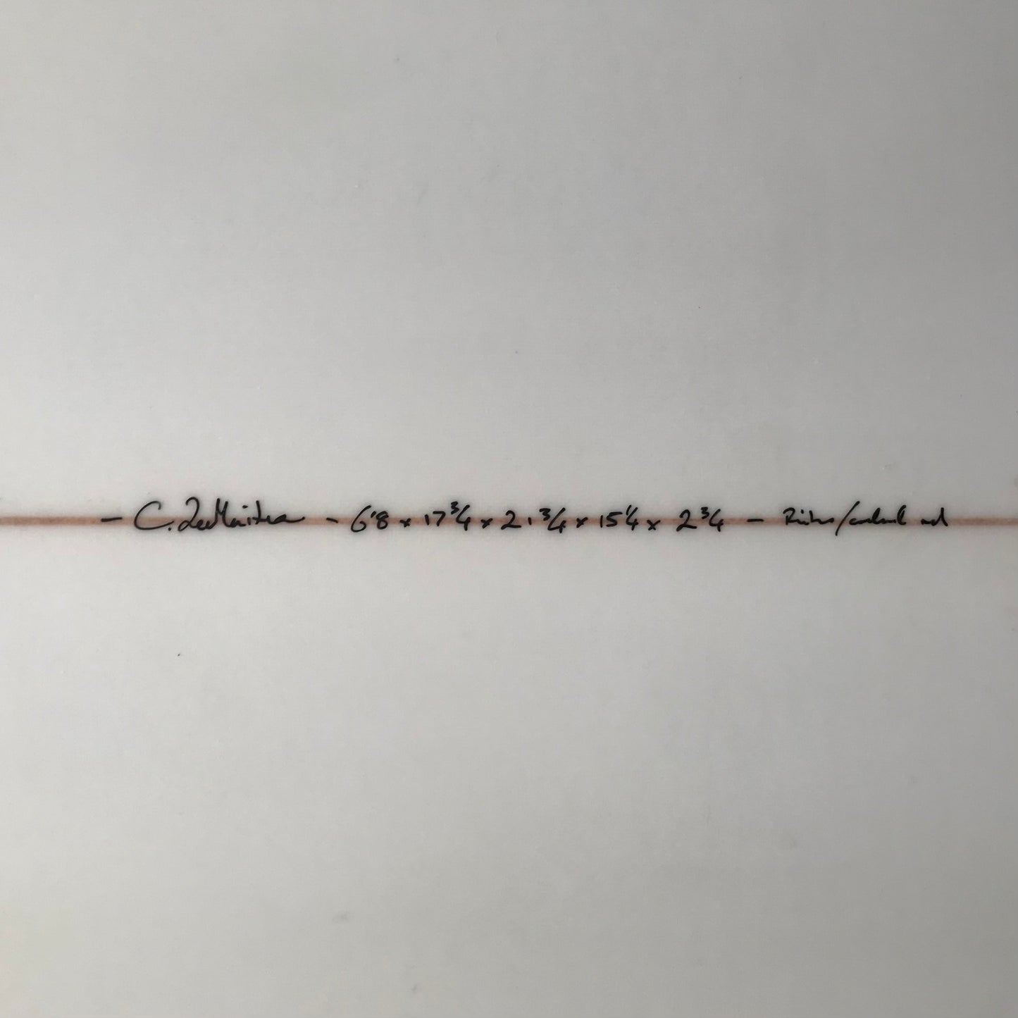 Keyo Egg displacement hull 6'8" secondhand surfboard dimensions close-up